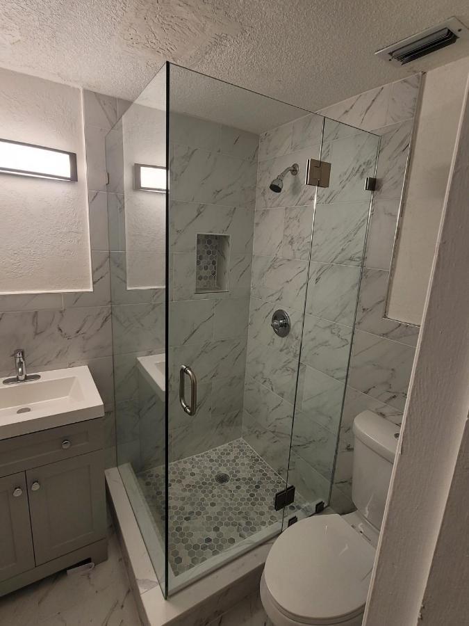 New Star Suite Two North Miami Beach Exterior photo